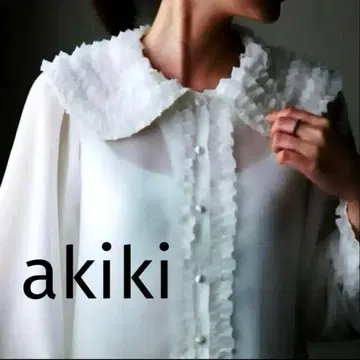 akiki 플라워 블라우스 화이트 이노우에 아키코