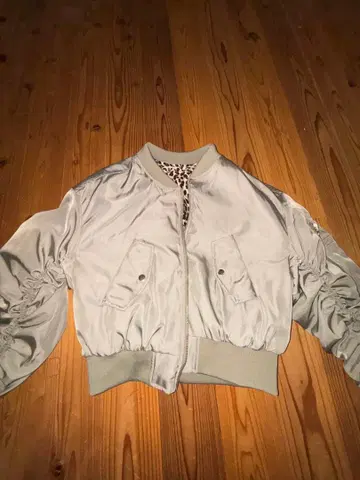 MA-1 자켓 올리브 그린 짧은 기장 M 사이즈