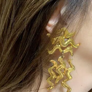 린다 하탑의 빈티지 귀찌