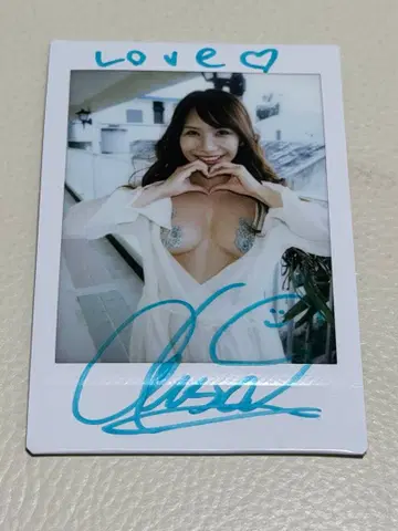친필 사인입 공식 폴라로이드