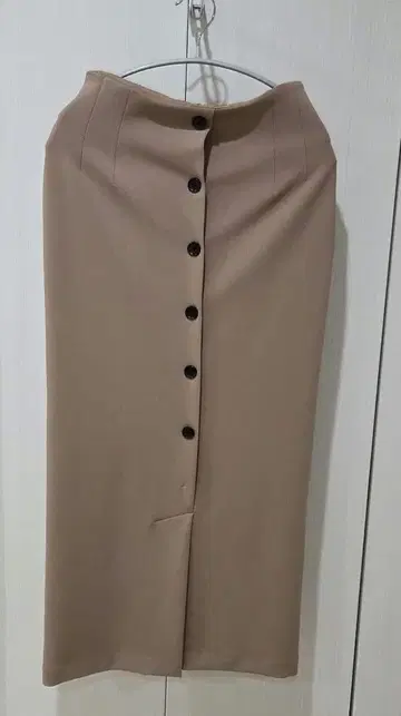 야마다야 Vin 베이지 버튼 타이틀 스커트