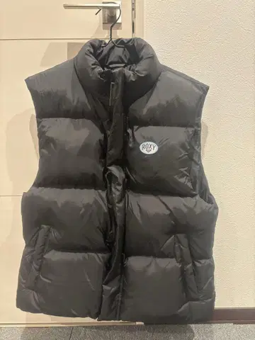 ROXY 블랙 다운 베스트