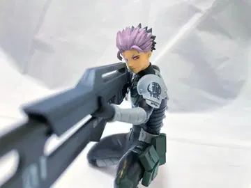 괴수 8호 나루미 겐 피규어