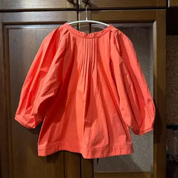 CAVEZA ROSSO 오렌지 벌룬 슬리브 셔츠