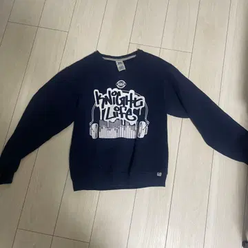 러셀 애슬레틱 그래픽 맨투맨 S 네이비