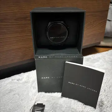 MARC BY MARC JACOBS 손목시계