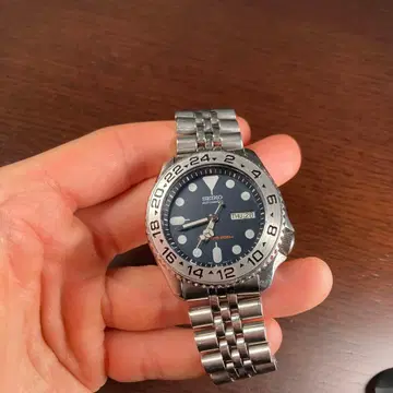 Seiko 커스텀 다이버즈 (SKX 베이스)