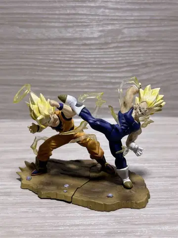 드래곤볼 손오공 베지터 피규어