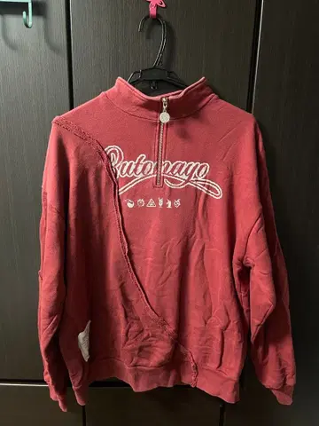 계속 한밤중이면 좋을 텐데 하프 지퍼 맨투맨 레드 L 사이즈