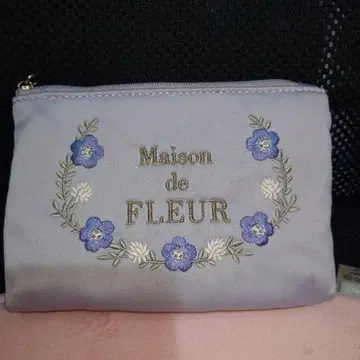 Maison de FLEUR 메종 드 플뢰르 연보라 자수 파우치 네모필라