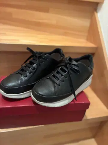 매킨토시 철학 통굽 스니커즈 22cm