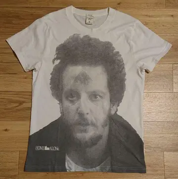 Abercrombie & Fitch HOME ALONE 마브 티셔츠