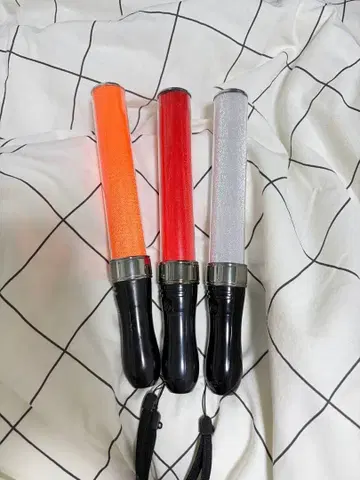 응원봉 3개 세트 오렌지, 빨간색, 화이트 킨브레