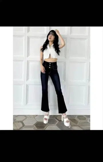 화이트 크롭 후드티 GYDA 제이다 셋업