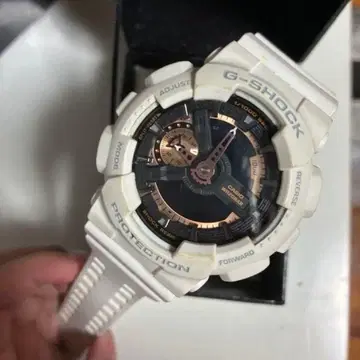 [배터리 교환 완료] G-SHOCK 화이트 손목시계