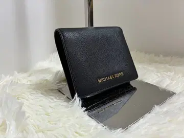 MICHAEL KORS 이단 접이식 지갑