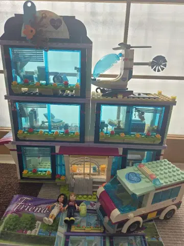 레고 LEGO 프렌즈 하트레이크 시티 병원 41318