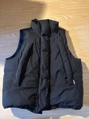GORE-TEX INFINIUM 블랙 다운 베스트 BW-18021W