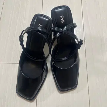 [ 새상품급 최종 가격 ] ZARA 자라 블랙 하이힐