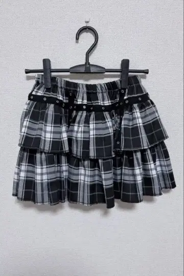 VOLCAN & APHRODITE 블랙 티어드 아일렛 스커트