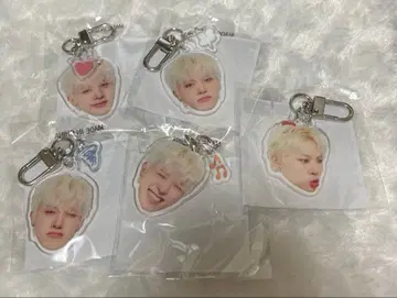 treasure 정우 얼굴 아크릴 키링 컴플리트 희로애락