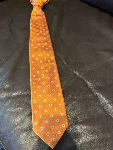 BREUER 오렌지 다이아몬드 패턴 넥타이