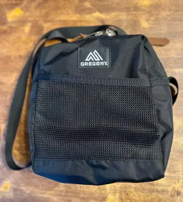 GREGORY 그레고리 숄더백 블랙 스퀘어 파우치 블랙