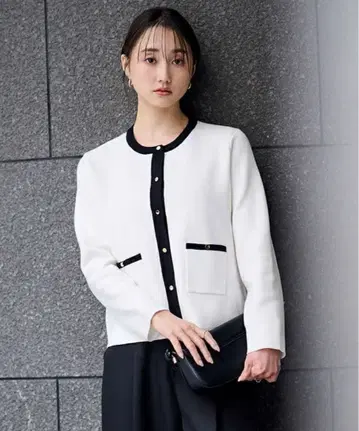 ur's 골드 단추 포켓 디자인 니트 자켓