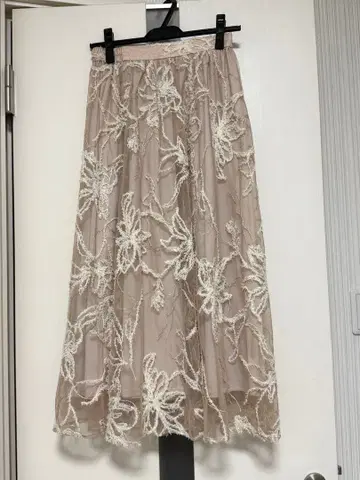 쿠튀르 브로치 라메 자수 부클레 샤샤 스커트