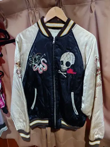 빈티지 스카잔 스컬 뱀 퀼팅 새틴 블랙X화이트 빅 사이즈