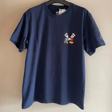 새상품 유니클로 싱가포르 한정판 미키 디즈니 T셔츠 L