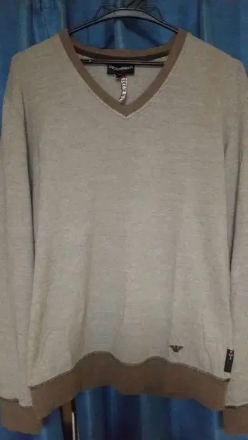 엠포리오 아르마니 니트