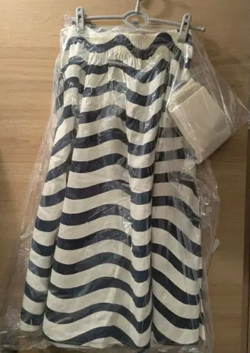 L-218 마리메꼬 스커트