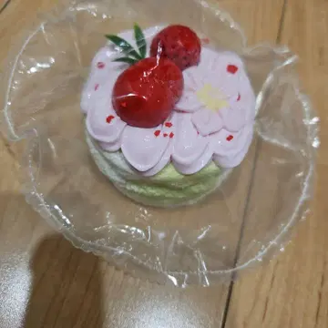 kikisquishy 딸기와 체리의 벚꽃 케이크 M