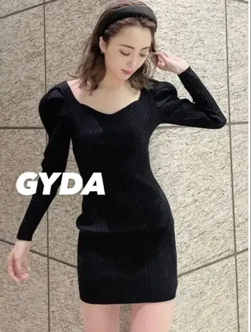 GYDA 파워숄더 니트 원피스