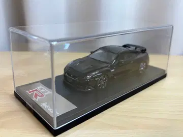 1/43 hpi Nissan GT-R (R35)
