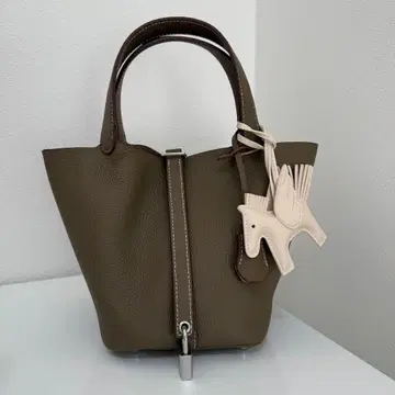 새상품 고급 큐브백 버킷백 블랙 핸드백 럭셔리