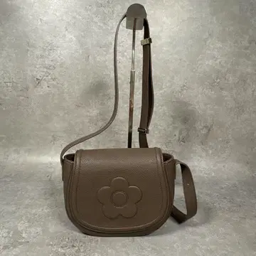 MARY QUANT 슈링크 데이지 엠보싱 숄더백 브라운