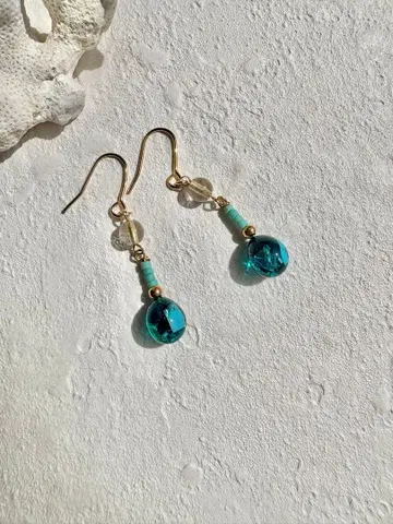 에메랄드 그린 유리 귀걸이