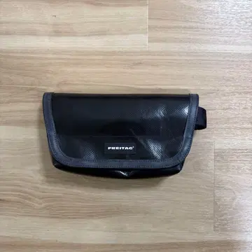 미사용 새상품 FREITAG F40 JAMIE 블랙 리아!