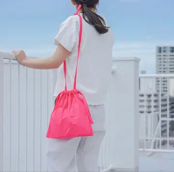 새상품 formuniform 복조리형 숄더백 사코슈 네온 핑크