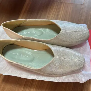 Oriental Traffic 펌프스