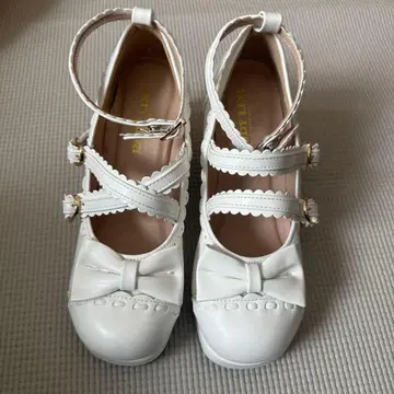 bodyline 화이트 리본 플랫슈즈