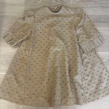 MUVEIL 미우벨 베이지 도트 무늬 칠부 소매 셔츠