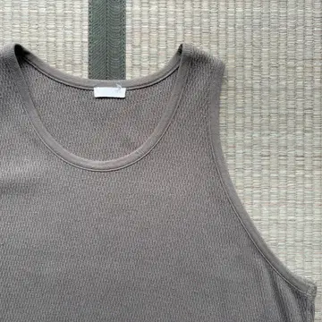 INNAT 새상품급 서멀 탱크탑 Khaki 사이즈 2