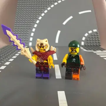 레고 닌자고 카파우 뱀, 해적 미니 피규어