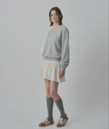 GIUNON 루즈 V넥 스웨트 셔츠