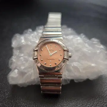 OMEGA Constellation 핑크 다이얼 손목시계