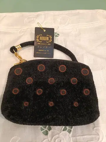 택 포함 미사용 새상품 FEILER 도트 무늬 사이드 미니 파우치 블랙