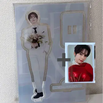 한빈 아크릴 스탠드 7000엔 트레이딩 카드 포함